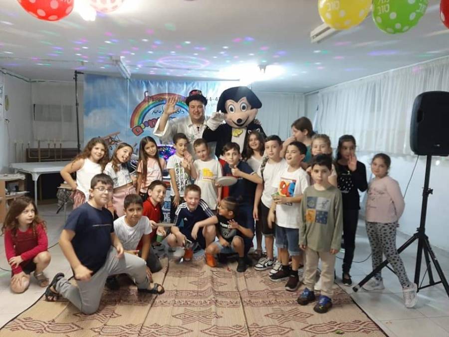 הקוסם חיים על הבמה